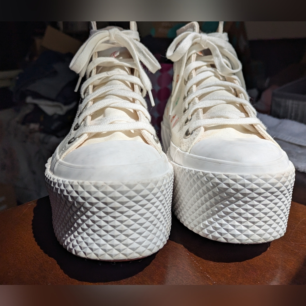 Converse All Star Lift 2X Platform Embroidered with
astrological Signs. Size 7.5 - Picture 8 of 13